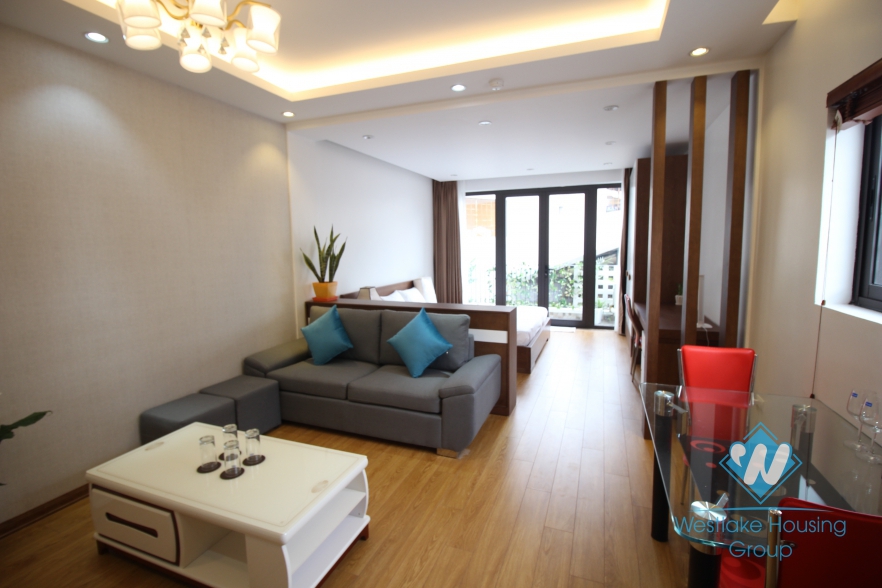 High floor studio with balcony for rent in Dong Da district, Ha Noi